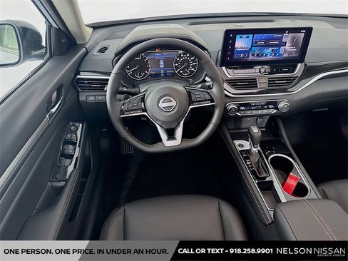 New 2025 Nissan Altima 2.5 SR image 22