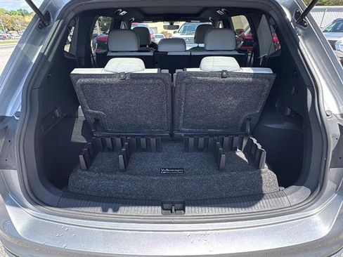 Used 2021 Volkswagen Tiguan SE R-Line image 17
