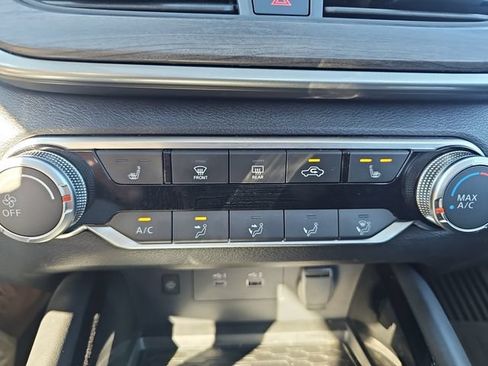 Used 2024 Nissan Altima 2.5 SV w/ SV Premium Package AWD/4WD image 27