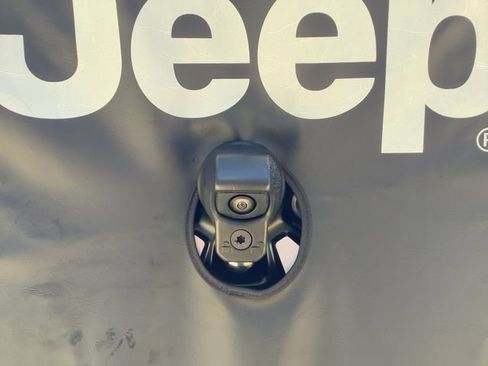 Used 2025 Jeep Wrangler Unlimited Rubicon w/ Convenience Group AWD/4WD image 30