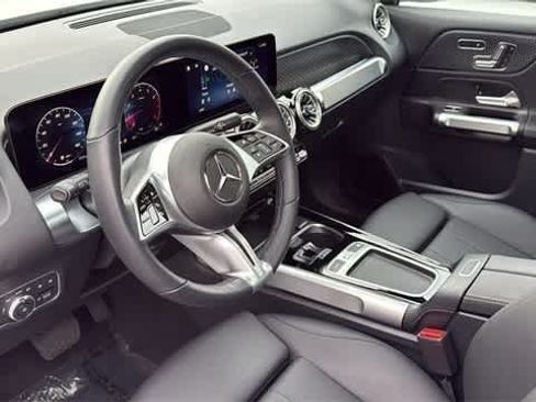 Used 2025 Mercedes-Benz GLB 250 4MATIC image 28