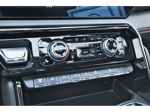 Used 2025 GMC Sierra 2500 AT4 w/ AT4 Premium Plus Package image 22