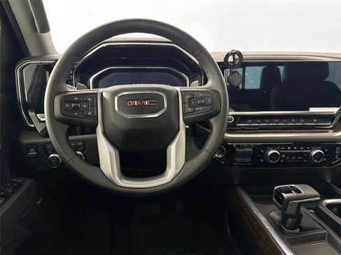 Used 2025 GMC Sierra 1500 Elevation w/ Elevation Premium Package AWD/4WD image 32