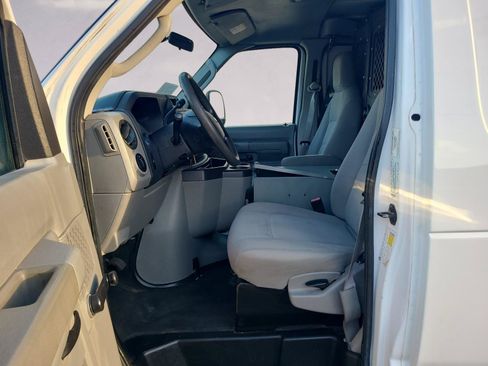 Used 2010 Ford E-250 and Econoline 250 RWD image 11