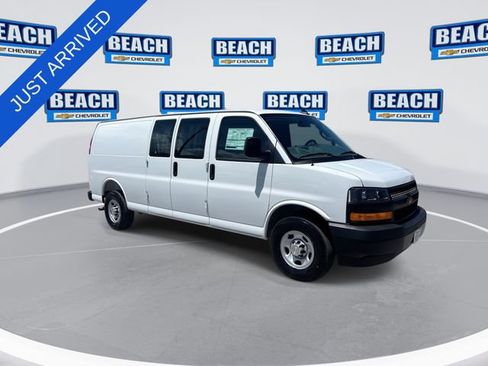 New 2026 Chevrolet Express 2500 Extended w/ Enhanced Convenience Package RWD image 2