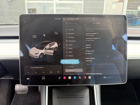 Used 2020 Tesla Model 3 Long Range AWD/4WD image 43