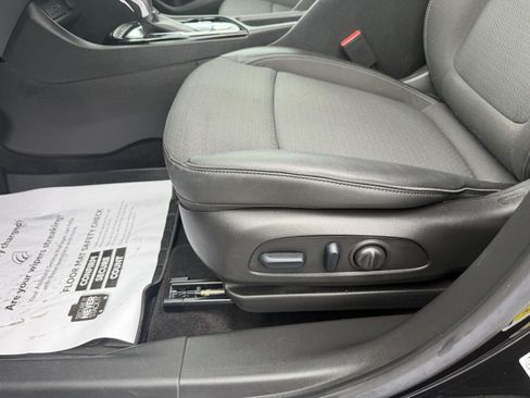 Used 2023 Buick Encore GX Select w/ Safety Package II FWD image 11