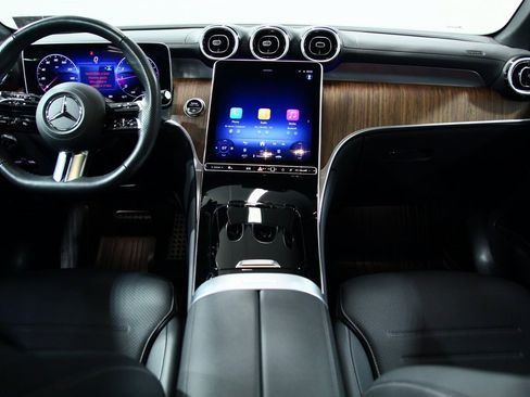 Certified 2025 Mercedes-Benz GLC 300 4MATIC image 4