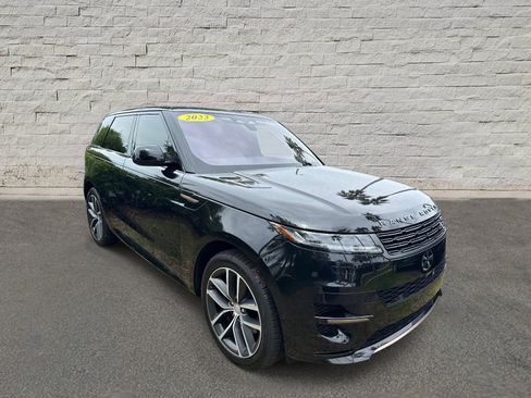 Used 2023 Land Rover Range Rover Sport SE Dynamic AWD/4WD image 3