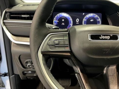 New 2025 Jeep Grand Cherokee Limited image 21