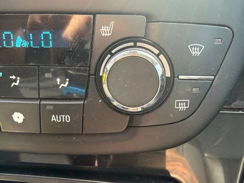 Used 2011 Buick Regal CXL FWD image 18