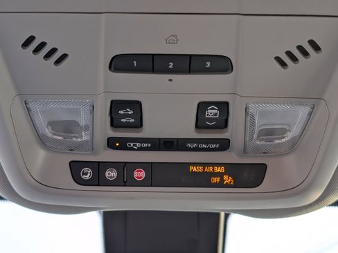 Used 2021 Chevrolet Equinox LT image 26