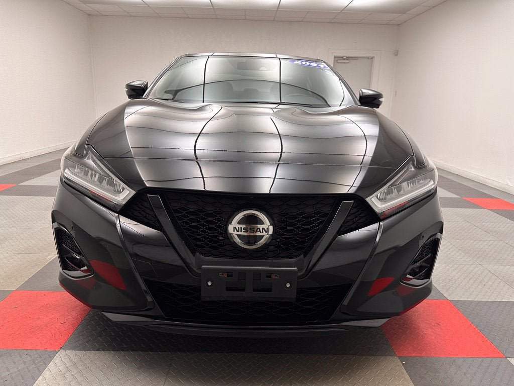 Used 2021 Nissan Maxima SR w/ Sport Mat Group FWD image 2