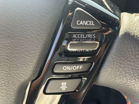 Used 2025 Nissan Frontier Pro-X RWD image 25