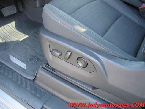 Used 2024 GMC Sierra 1500 Pro w/ Pro Value Package AWD/4WD image 4