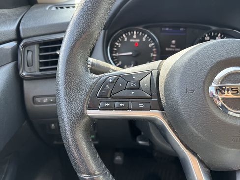 Used 2019 Nissan Rogue SV FWD image 9