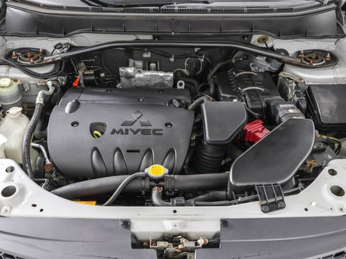 Used 2009 Mitsubishi Outlander ES image 43