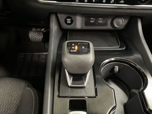 Used 2025 Nissan Rogue SV image 25