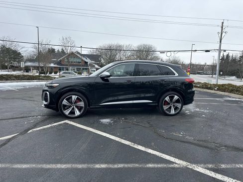 New 2025 Audi SQ5 Premium Plus AWD/4WD image 4