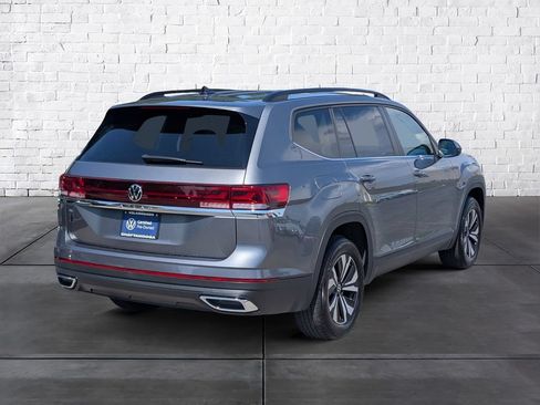 Certified 2025 Volkswagen Atlas SE FWD image 7