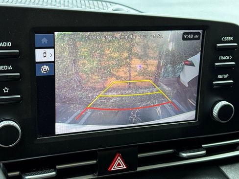 Used 2024 Hyundai Elantra SE image 18