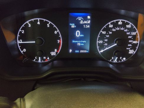 Used 2025 Toyota Corolla LE FWD image 23