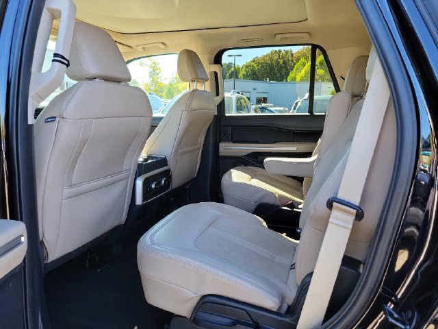 Used 2023 Ford Expedition Limited RWD image 13