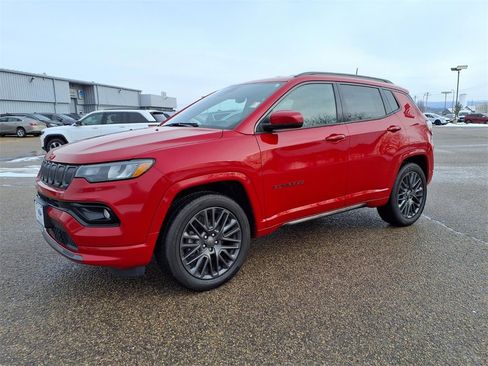 Used 2022 Jeep Compass Limited image 9