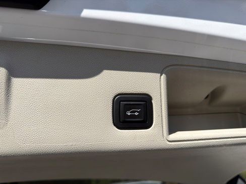 Certified 2020 GMC Terrain Denali w/ Denali Premium Package image 10