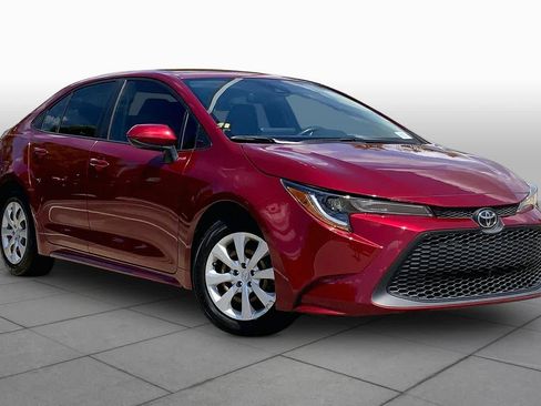 Used 2022 Toyota Corolla LE FWD image 3