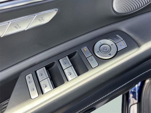 Used 2025 Genesis GV80 3.5T Prestige image 20