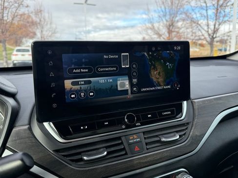 Used 2023 Nissan Altima 2.5 SL image 3