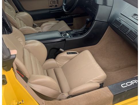 Used 1992 Chevrolet Corvette Convertible RWD image 7