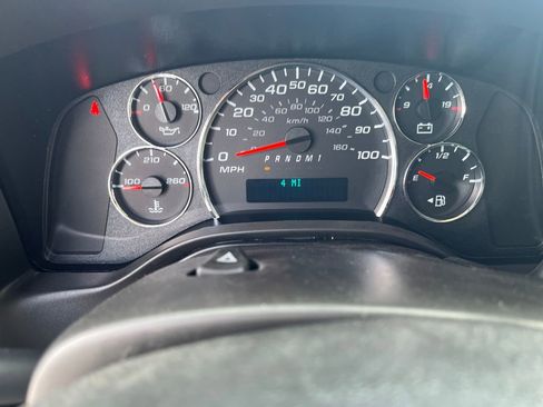 New 2026 Chevrolet Express 2500 RWD image 15
