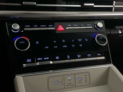 Used 2025 Hyundai Santa Fe SEL image 19