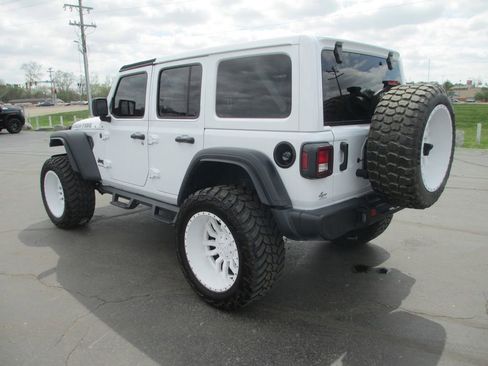 Used 2023 Jeep Wrangler Unlimited Sport image 8