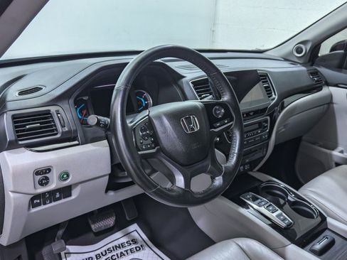 Used 2021 Honda Pilot Touring image 14