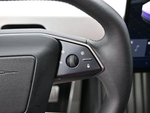 Used 2024 Tesla Cybertruck AWD Crew Cab image 18