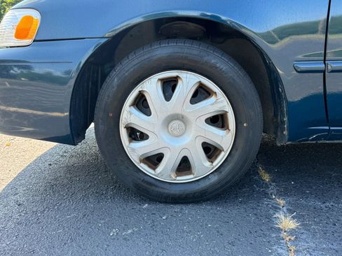 Used 2002 Toyota Corolla S FWD image 2