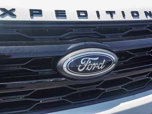 Used 2022 Ford Expedition Limited AWD/4WD image 11