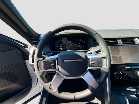 New 2026 Land Rover Discovery S image 41