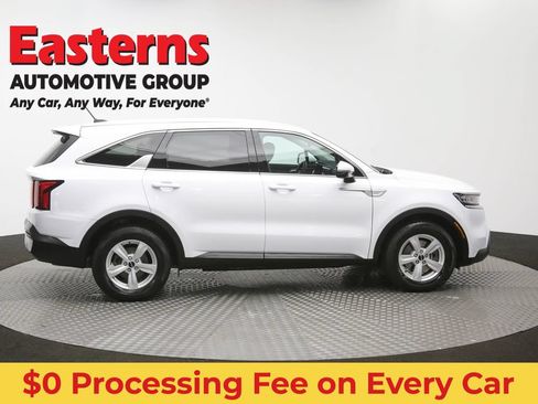 Used 2023 Kia Sorento LX FWD image 40