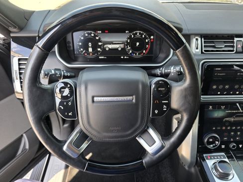 Used 2018 Land Rover Range Rover HSE image 16