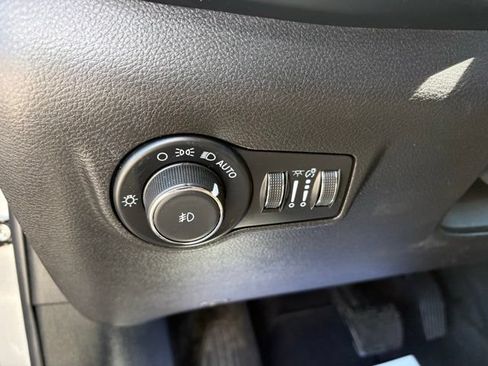 Used 2022 Jeep Compass Limited AWD/4WD image 23