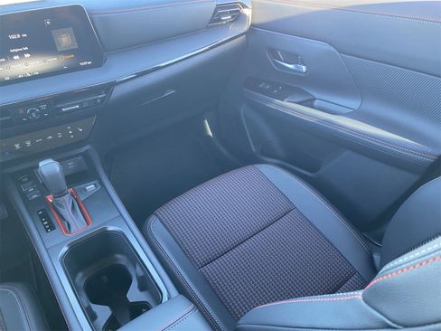 New 2026 Nissan Kicks SR w/ Cold Weather Package image 17