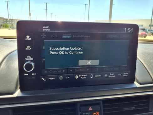 Used 2025 Honda Pilot EX-L image 19