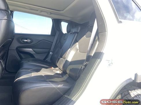 Used 2022 Jeep Cherokee Limited w/ Mopar Interior Package AWD/4WD image 26