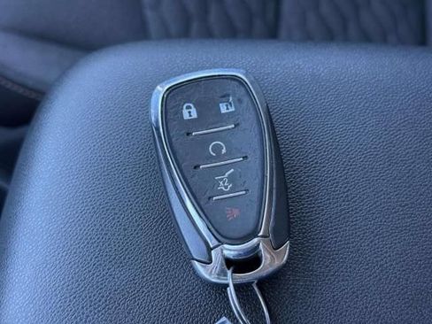 Used 2021 Chevrolet Equinox LT FWD image 30