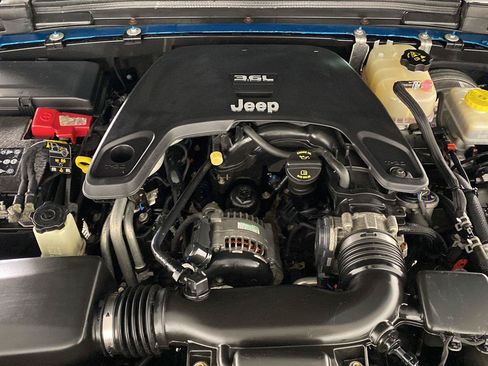 Used 2019 Jeep Wrangler Unlimited Sport S AWD/4WD image 25