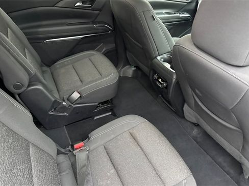 Used 2024 Chevrolet Traverse LT image 24